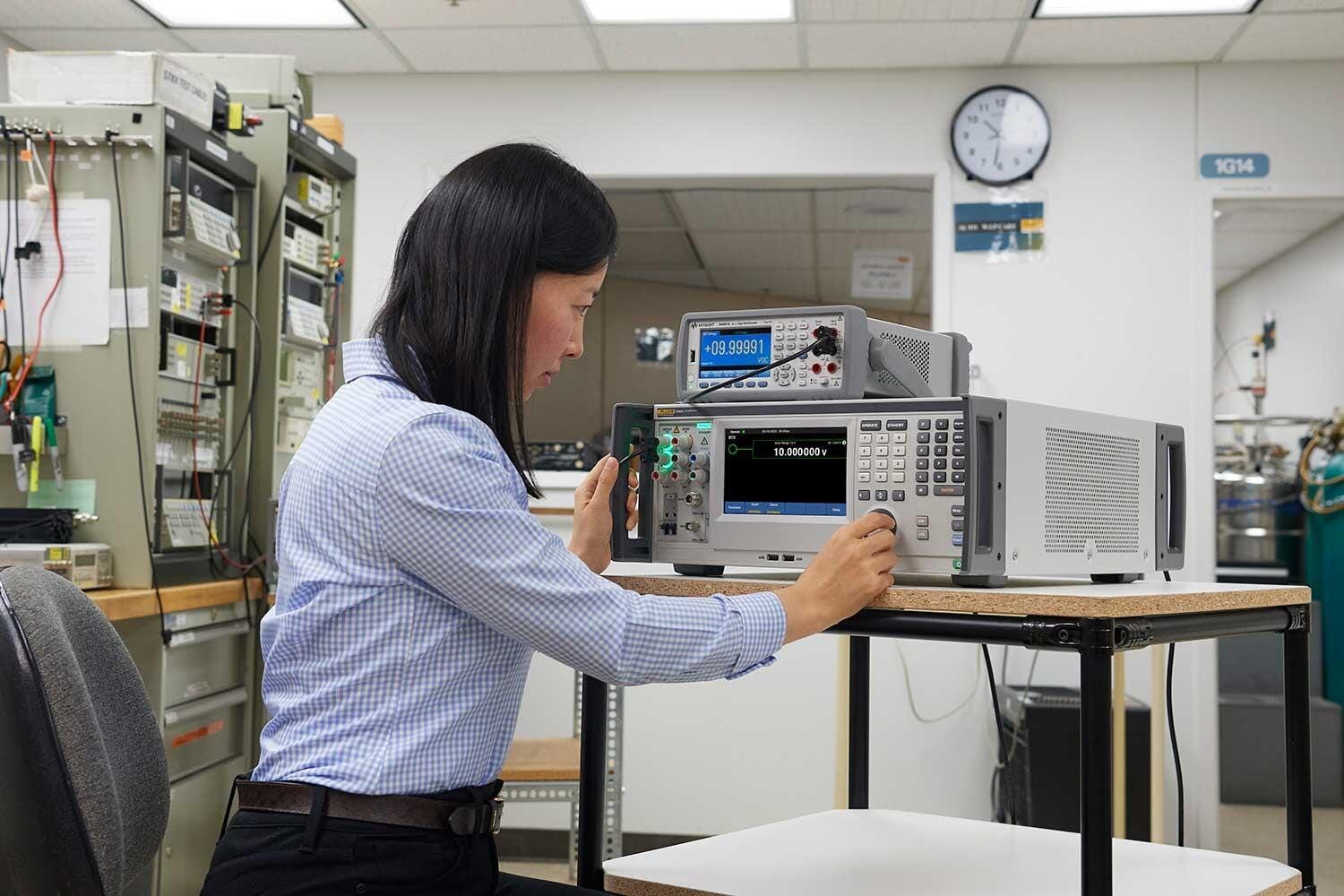 Using the Fluke Calibration 5560A Multi-Product Calibrator