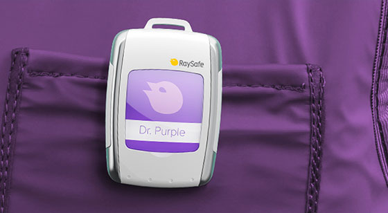 劑量計(ji),與徽章大(da)小(xiǎo)相同,重(zhong)量僅有(yǒu)34克